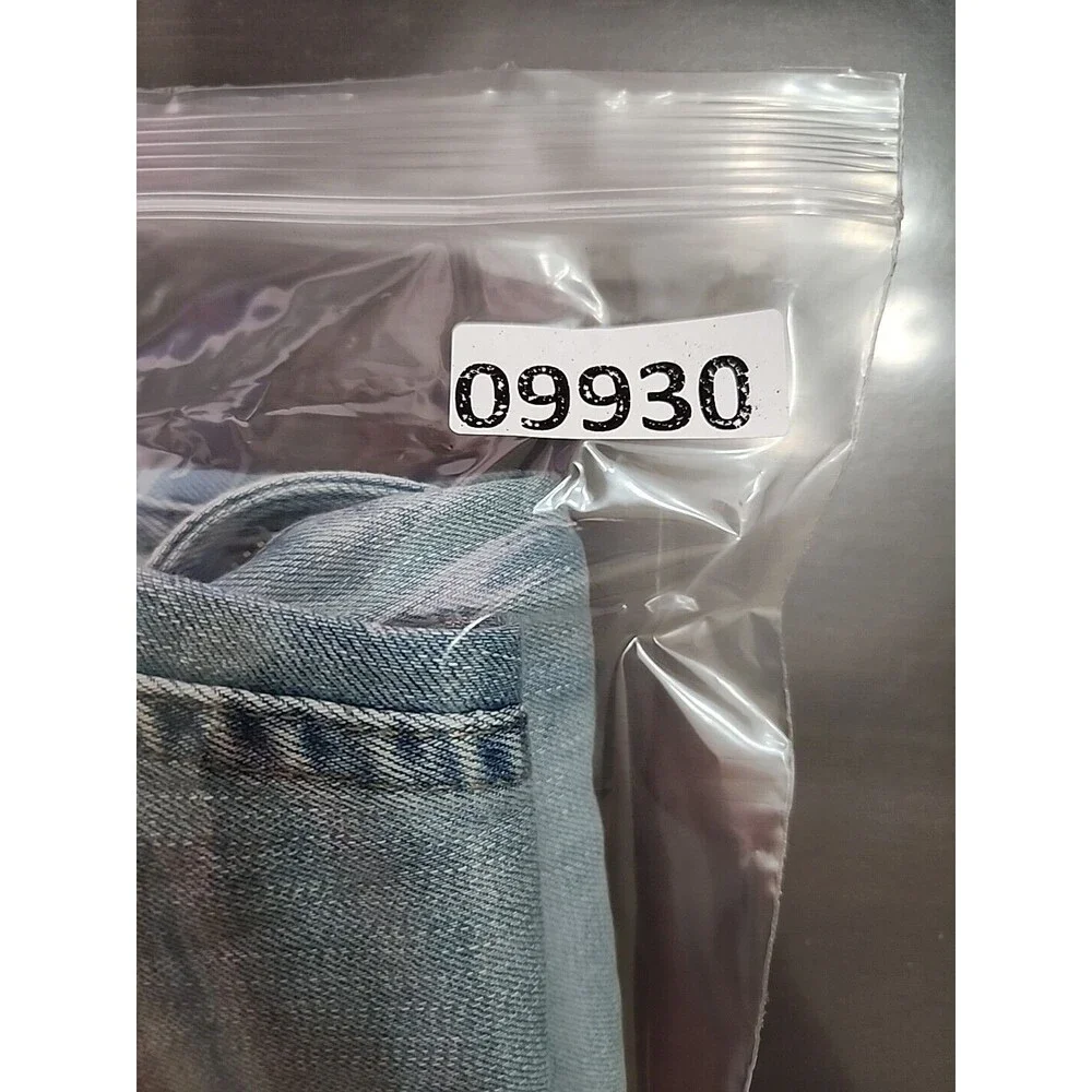 Lee Legendary Mid Rise Capri Jeans Womens 18 Light Blue Raw Hem Stretch NEW - Picture 11 of 11